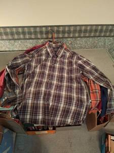 lot 1376 image: Mens Button-Up Plaid Shirts Lot - 5 Pieces Medium