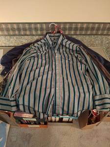 lot 1378 image: Mens Clothing Lot - 4 Button-Up Shirts Medium