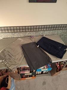 lot 1380 image: Mens Pants Lot - 3 Pieces Size 32x30