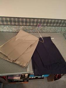 lot 1384 image: Pants 2-Piece Lot - Beige Black Size 36X29