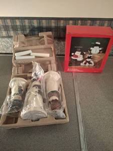 lot 1402 image: (2) Snowman Christmas Figurine Set
