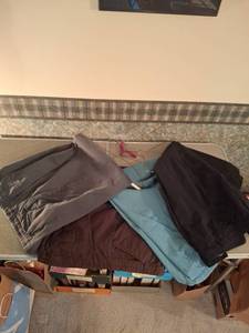 lot 1410 image: Womens Pants 20W Lot - 4 Pairs