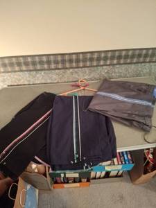 lot 1412 image: Womens Wind Pants - 3 Pair XL