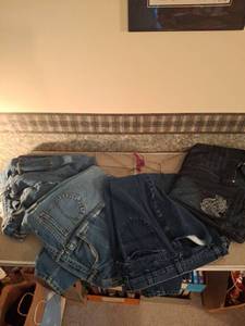 lot 1416 image: Lot of 4 Jeans - 22 Petite