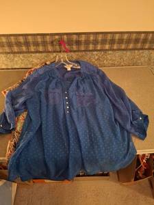lot 1422 image: (3) Womens Blouse - 2X