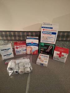 lot 1445 image: Johnson & Johnson First Aid Supplies Lot