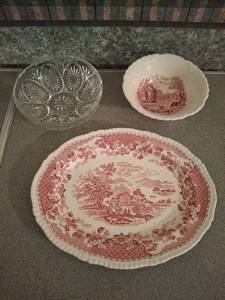 lot 1452 image: Lot of 3 Pieces Pink Transferware Platter, Small Bowl, and Clear Glass Bowl