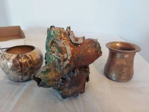 lot 1457 image: 3 pottery pieces