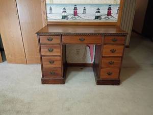 lot 904 image: Vintage 9 Drawer Desk with Scalloped Edges.  29 x 44 x 23