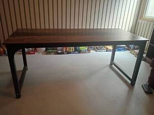 lot 907 image: Work Table.  29 x 71 x 32.  Located in basement