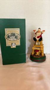 lot 1017 image: The David Frizzell Portfolio Christmas Collection Santa Figurine