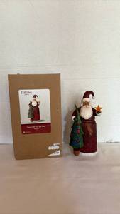 lot 1023 image: Folklore by Jim Shore Santa with Tree and Star Figurine 4055165