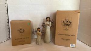 lot 1026 image: Willow Tree Angel of Warmth and Angel of Christmas Spirit by DEMDACO 2-Piece Set