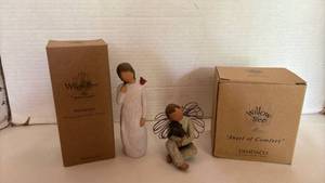 lot 1027 image: Willow Tree Figurines Lot Messenger and Angel of Comfort by Demdaco