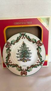 lot 1031 image: Christmas Tree 2003 Holiday Plate Since 1938 65th Anniversary