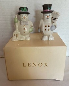 lot 1032 image: Lenox Snowman Figurine Set of 2 with Top Hats and Accessories Salt and Pepper