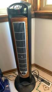 lot 1094 image: Lasko Tower Fan