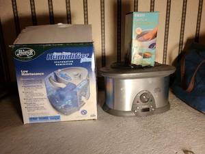 lot 2040 image: Hunter Evaporative Vaporizer and Homedics ParaSpa