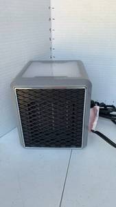 lot 3008 image: Handy Heater Portable Space Heater with Power Cord