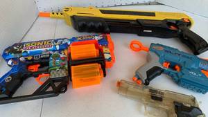 lot 3020 image: Toy Gun Lot  Nerf Elite Sonic Bauer Dart Blasters