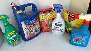 lot 3022 image: Pest Control & Outdoor Treatment Products Lot, The large Home Pest has only about an inch of product