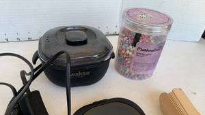 lot 3042 image: Wakse Hard Wax Beans Hair Removal Kit with Warmer and Applicators