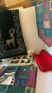 lot 3109 image: Holiday napkin holders, table runners and placemats