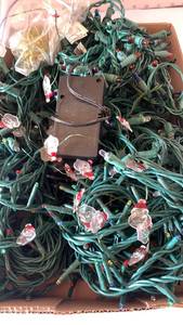 lot 3122 image: Christmas lights and hooks