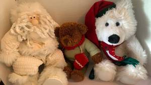 lot 3129 image: Christmas stuff toys