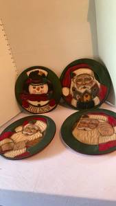 lot 3134 image: Wooden Holiday Plates by Lynn Kaiser