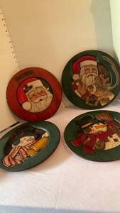 lot 3136 image: Wooden Holiday Plates by Lynn Kaiser