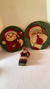 lot 3139 image: Wooden Holiday Plates by Lynn Kaiser
