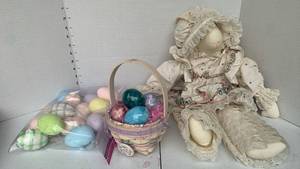 lot 3200 image: Easter decor
