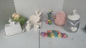 lot 3201 image: Easter Decorative Figurines and jar Lot with  Eggs