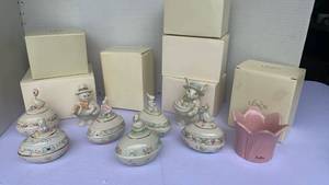 lot 3208 image: Lenox Porcelain Figurine Boxes