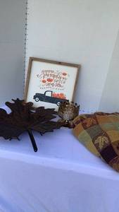 lot 3214 image: Fall decor with framed wall decor 10x12