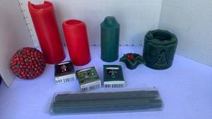 lot 3226 image: Hallmark mini ornaments and candle decor