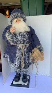 lot 3227 image: Santa decor 30 inches tall