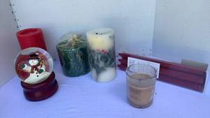 lot 3233 image: Christmas decor, including snow, globe, and candles