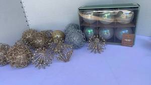 lot 3238 image: Christmas ornaments
