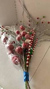 lot 3425 image: Christmas pick decor