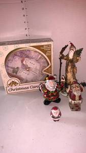 lot 3428 image: Christmas clock and santa decor
