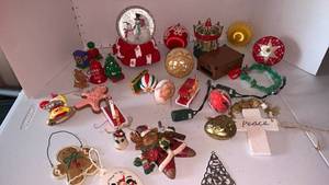 lot 3439 image: Snow, globe, and Christmas ornaments