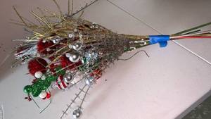 lot 3442 image: Christmas picks