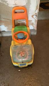 lot 3503 image: Ride-On Toy Car with Handle