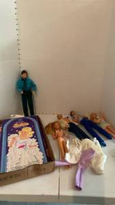 lot 3506 image: Barbie dolls and Barbie paper cut outs