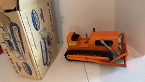 lot 3508 image: Tonka Giant Bulldozer Toy with Original Box
