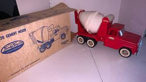 lot 3509 image: Tonka No. 120 Cement Mixer with Original Box