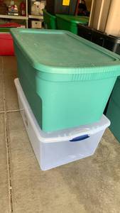 lot 3546 image: 33 gallon storage bins