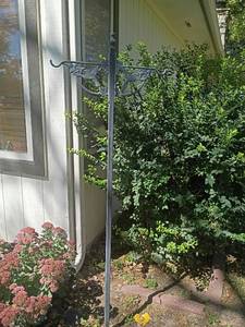 lot 4119 image: 6ft Double Shepards Hook with Hummingbirds and Flowers